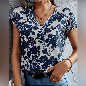 Women’s Floral Print V-neck Blouse